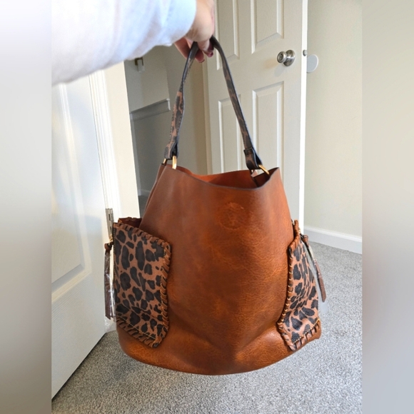 Handbags - Faux Leather Animal Print Roomy Trendy Stylish Great Condition Shoulder Bag